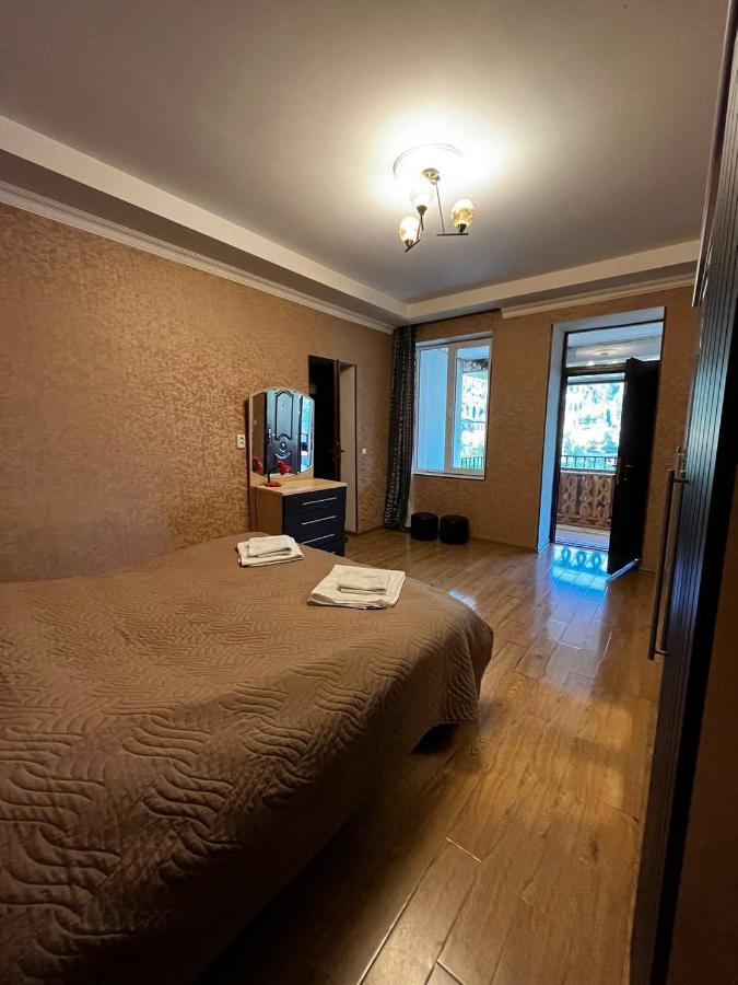 Guesthouse Data Mestia Esterno foto